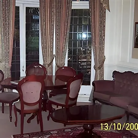 Kensingtoncourt Aparthotel-2